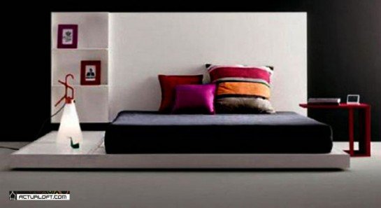 Cama. Look minimalista, el detalle de las repisas en el espaldar en ideal para tus retratos de momentos felices, genial mesa para PC, ideal para tu hogar,  Ref.A 007