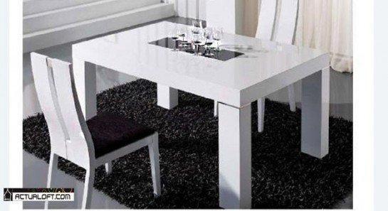 Look moderno perforaciones en las sillas, y cristal en el cetro de la mesa son detalles geniales,  calidad y  estilo para tu hogar. Ref.C 015